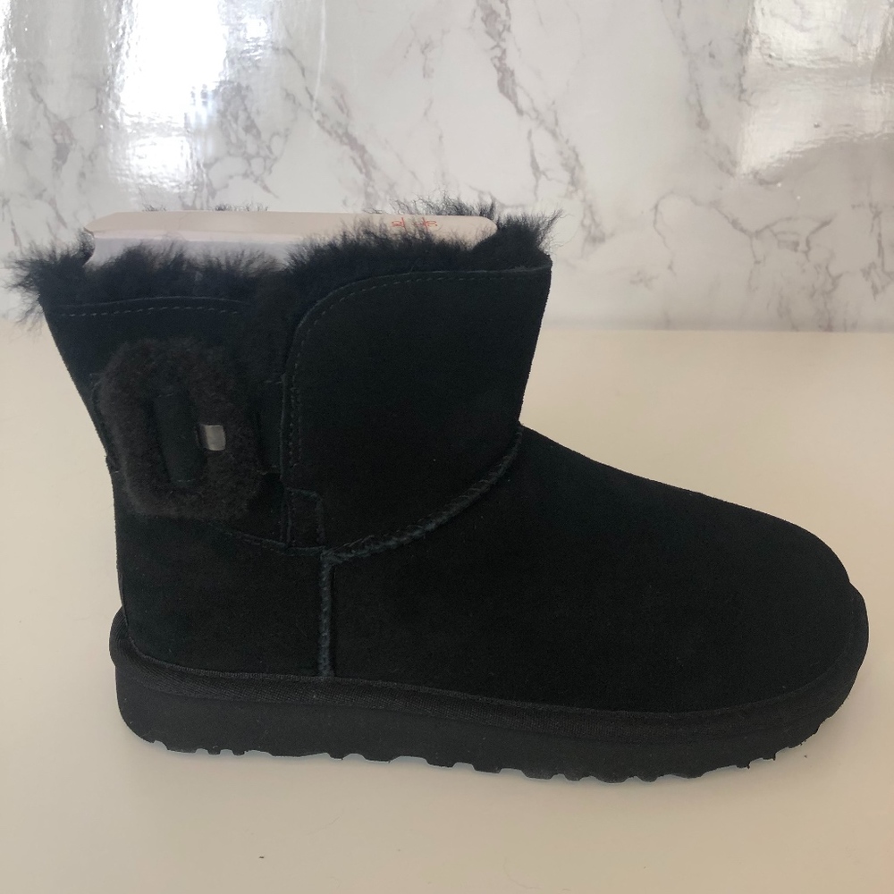 NWT Ugg Mini Bailey Fluff Buckle Boot